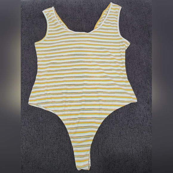 Womens Twist Front Cut Out Bodysuit - Picture 5 of 9